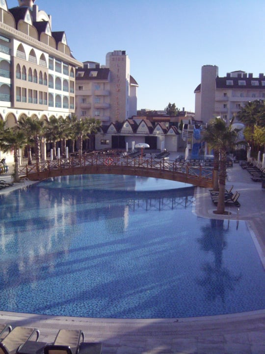 Poolanlage des Hotels Side Crown Palace