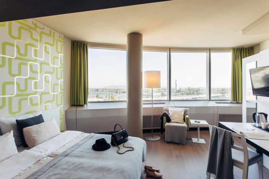 Ausblick harry's home Wien Millennium Tower