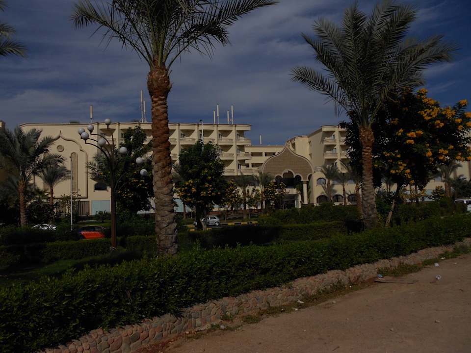 Центральный вход Le Jardin Aqua Park Resort