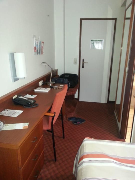 Eingangsbereich von Zi. 25 Garner Hotel Bremen North by IHG