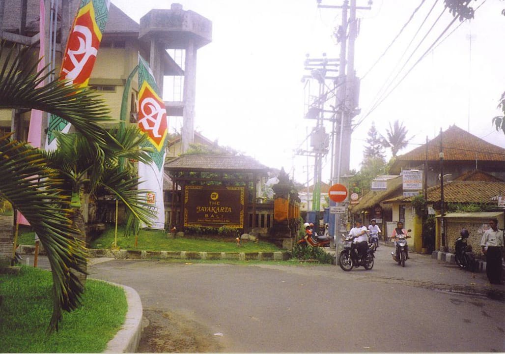 Eingang Jayakarta Bali Resort