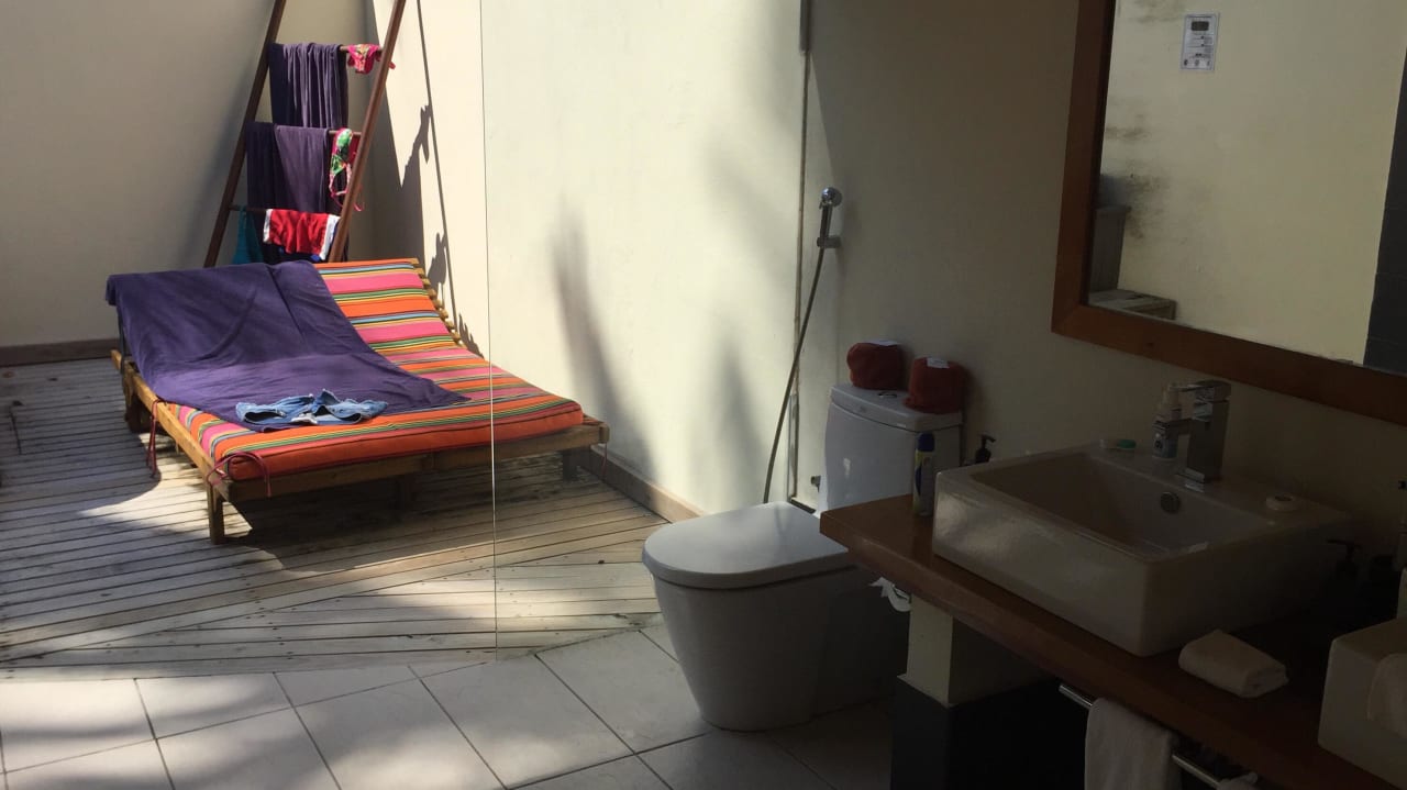 Bad draußen Meeru Maldives Resort Island