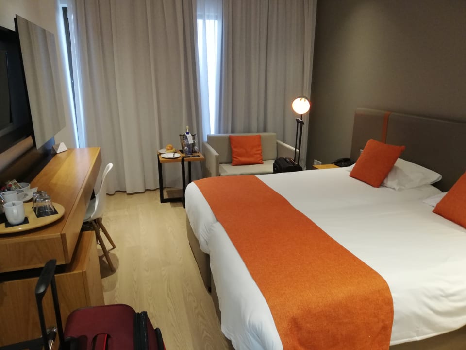 Zimmer Crystal Springs Beach Hotel