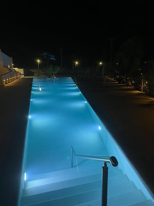 Pool Blue Sea Island