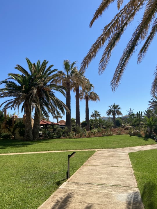 Gartenanlage Anissa Beach & Village