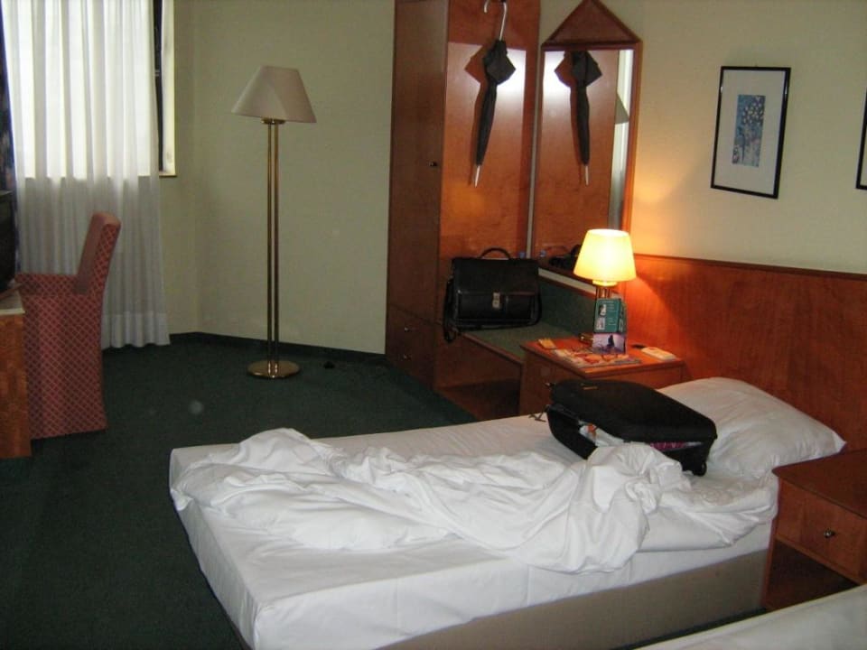  Das Zimmer - Teil 1 Spark by Hilton Wuppertal City Centre