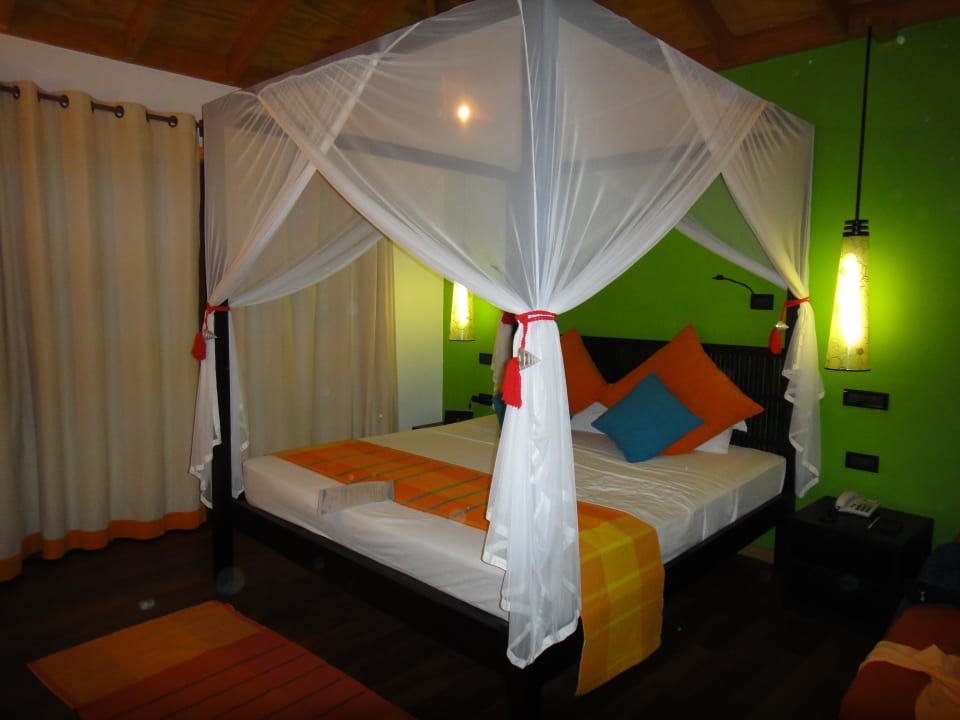 Das bequeme Bett Vilamendhoo Island Resort & Spa