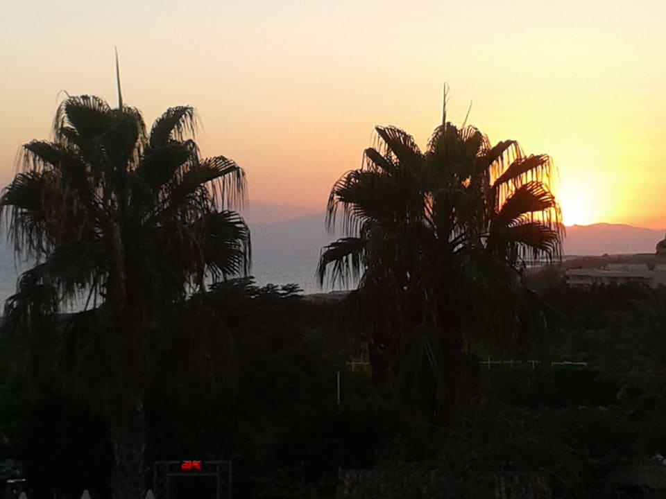 Sonnenuntergang Alba Resort Hotel