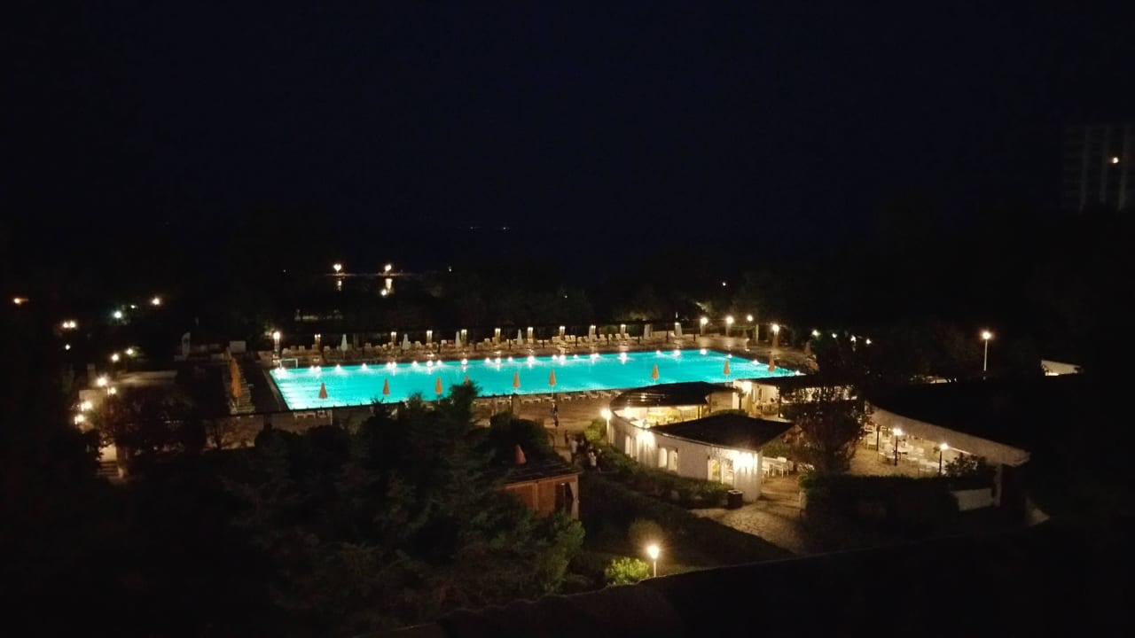 Bei nacht Hotel Athos Palace