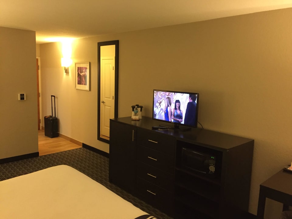 TV Hotel La Quinta Inn & Suites Romulus Detroit Airport