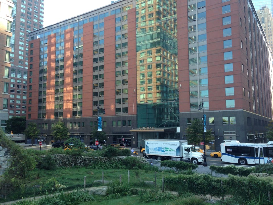 Eingang Conrad New York Downtown