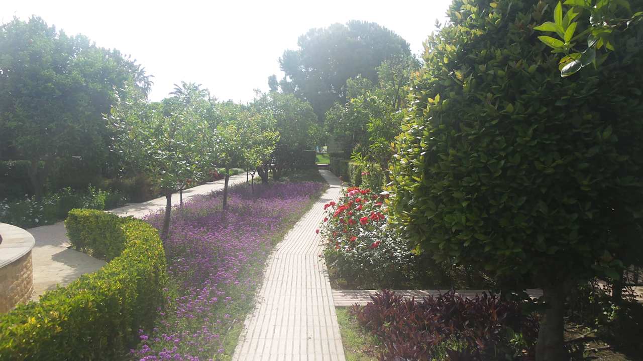 Wege in der Anlage 2 Can Garden Beach