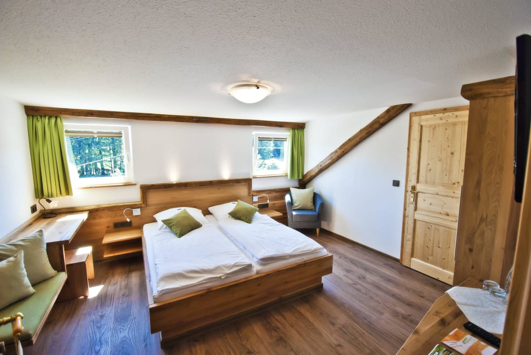 Doppelzimmer Nr. 9  Gasthaus Kolmenhof an der Donauquelle