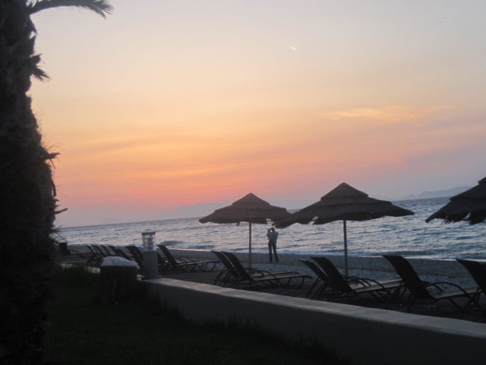 Einer von vielen traumhaften Sonnenuntergängen The Ixian Grand & All Suites