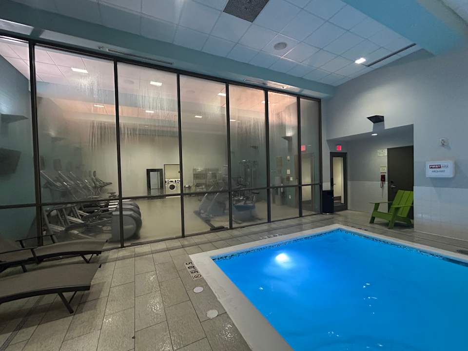 Pool Home2 Suites by Hilton Philadelphia Convention Center