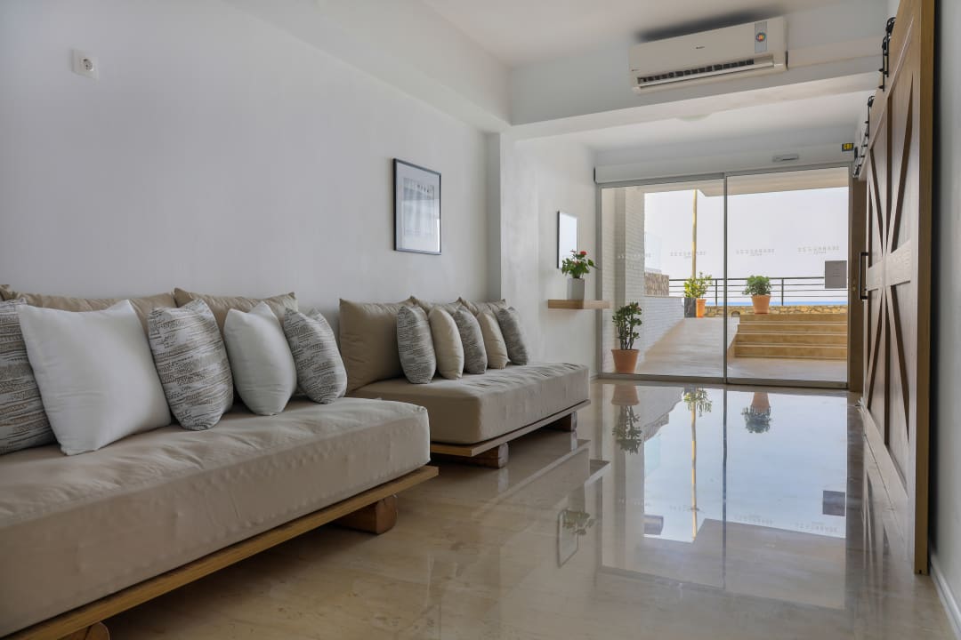 Lobby Sea Breeze Hotel