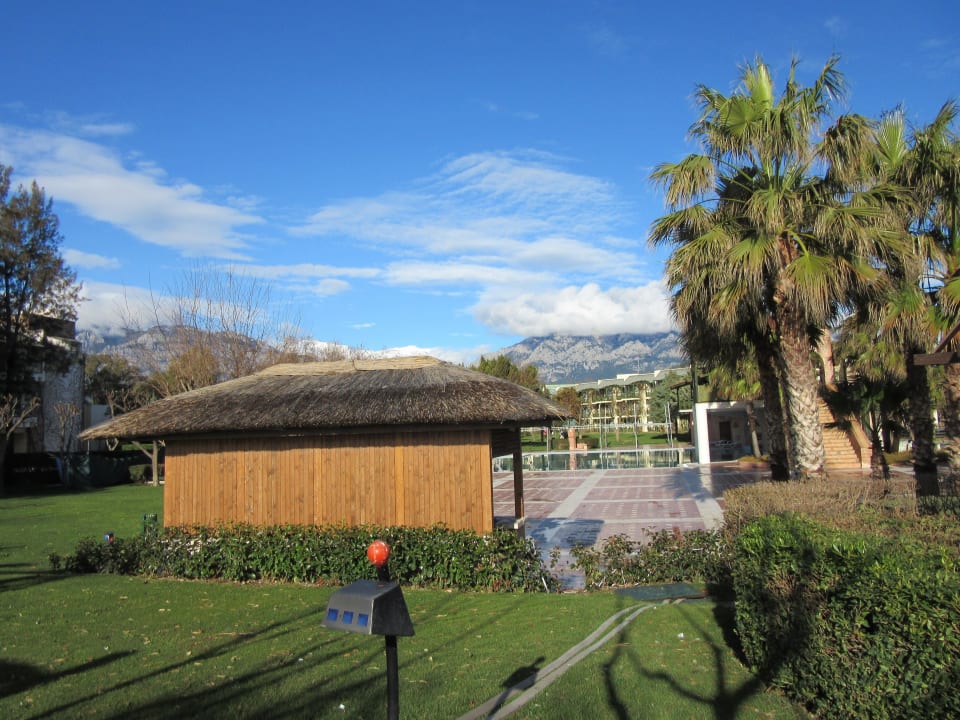 Летом здесь играет живая музыка Limak Limra Hotel & Resort