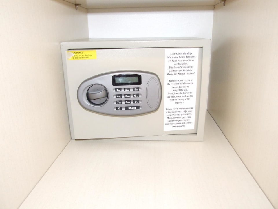 Zimmersafe Helena Sands Helena Sands