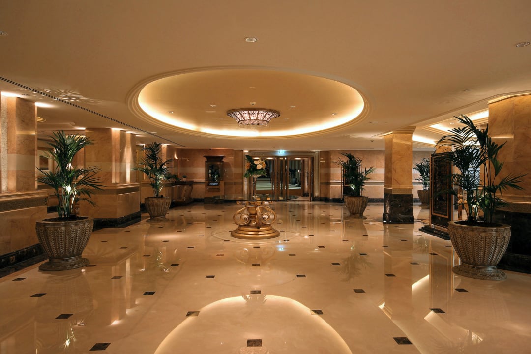 Überall eine Menge Platz Emirates Palace Mandarin Oriental