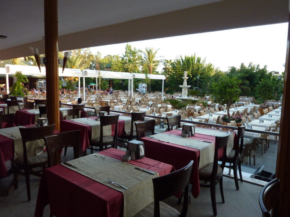 Terrasse vom Hauptrestaurant Saphir Hotel & Villas