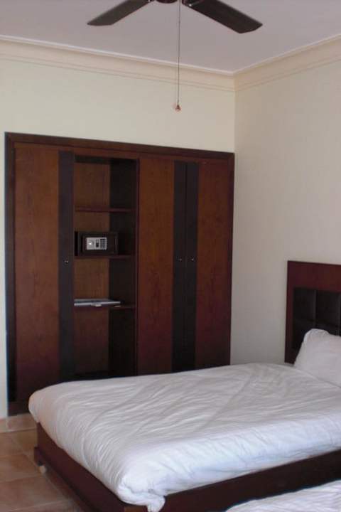 Schrank mit Safe Pickalbatros Alf Leila Wa Leila Resort - Neverland Hurghada