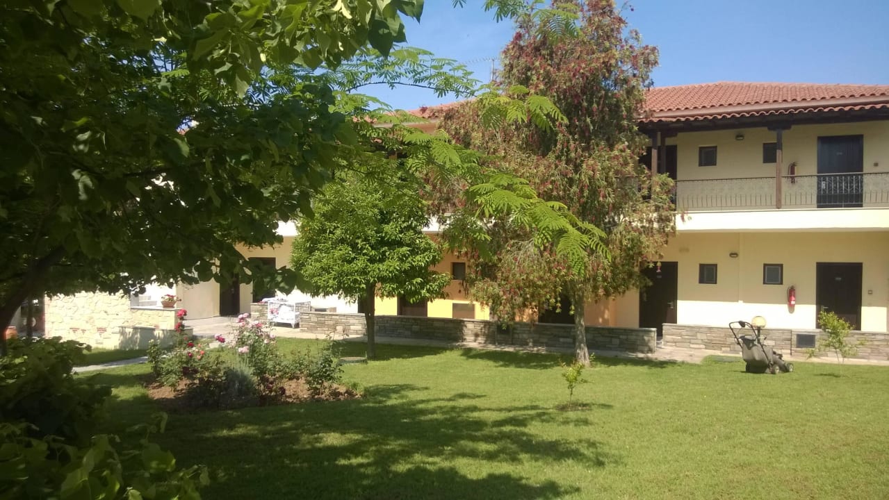 A sunny day Hotel Portes Beach