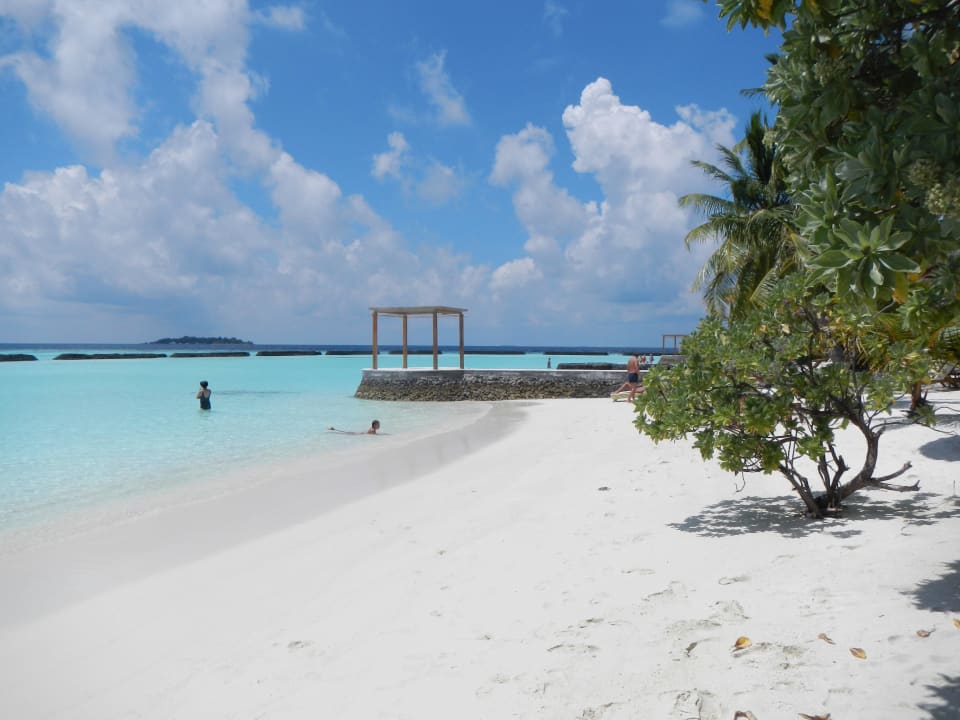 Strandbild 1 Kurumba Maldives