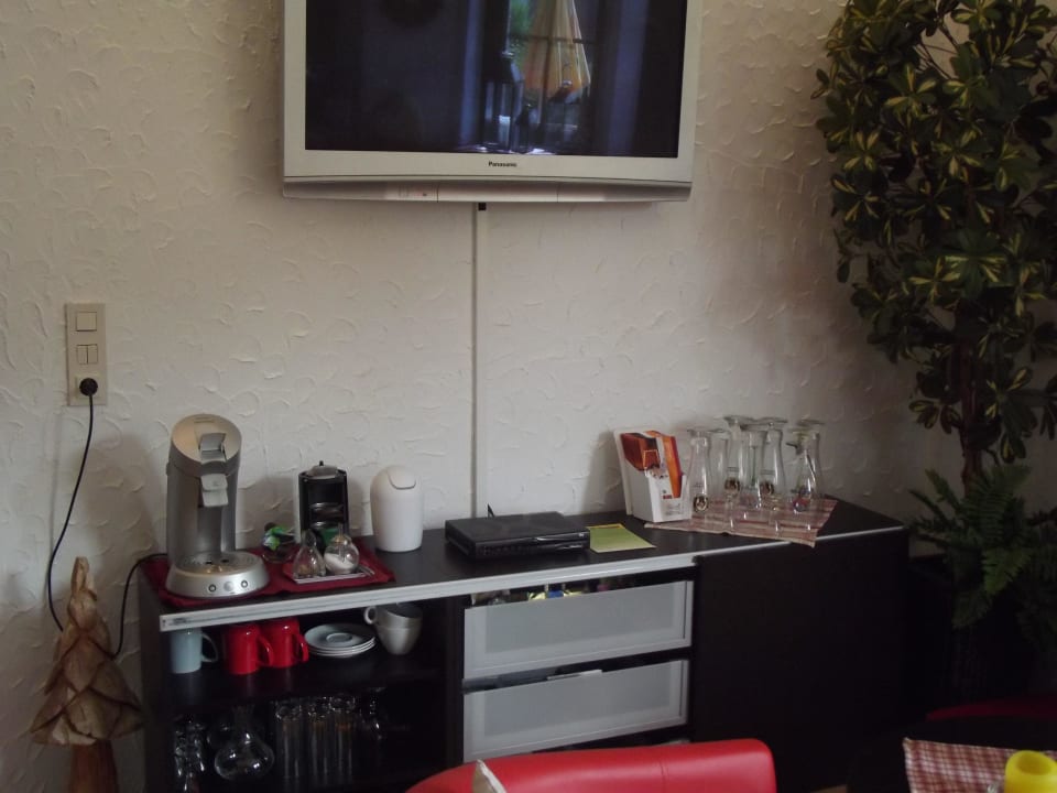 Sitzecke mit TV Hotel  Wappenhof