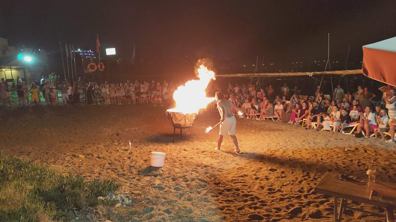 Strand Hotel Asrin Beach