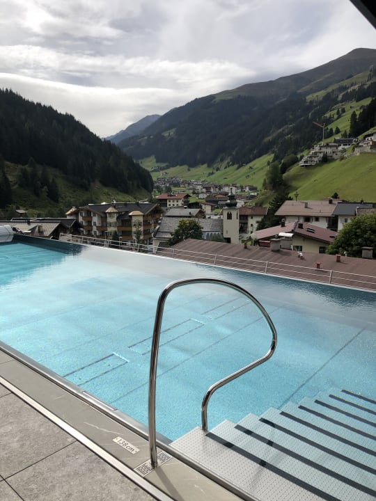 Pool Hotel Alpin Spa Tuxerhof
