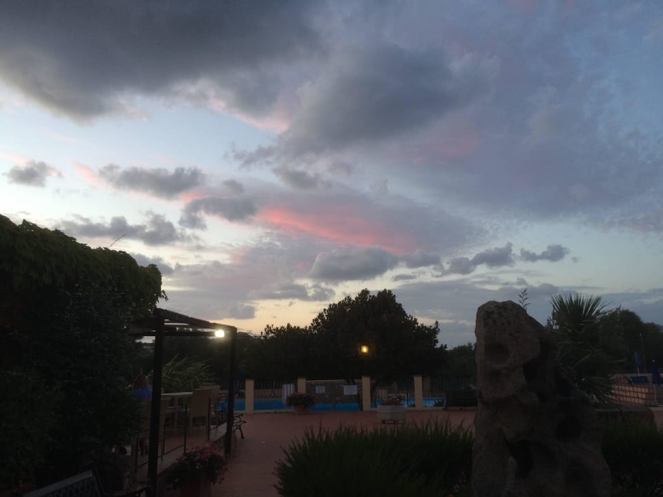 Blick zum Pool Colonna Beach Hotel