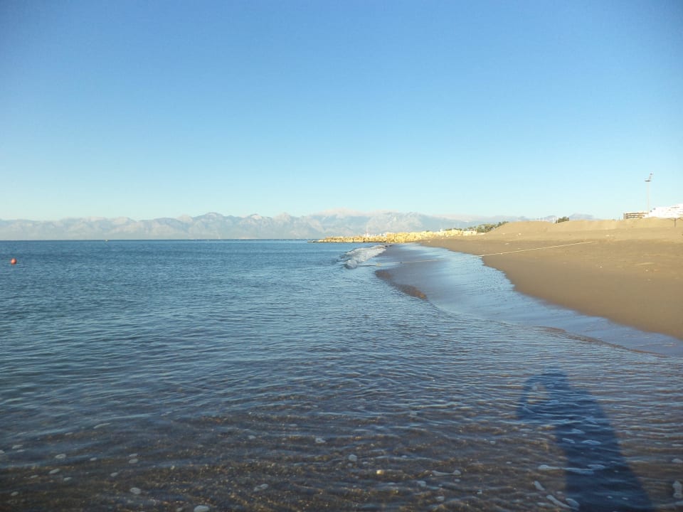 The beach Wyndham Garden Lara