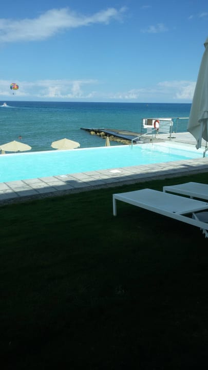 Schatten bis 13.30h Grecotel LUXME White