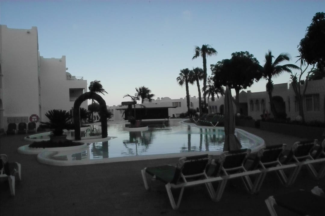 Ruhepool am Abend Sotavento Beach Club