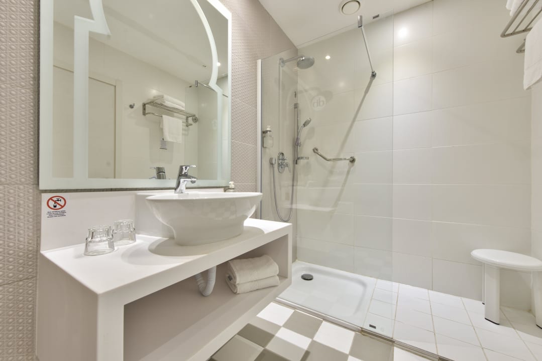 Hotel Room Bathroom db San Antonio Hotel + Spa