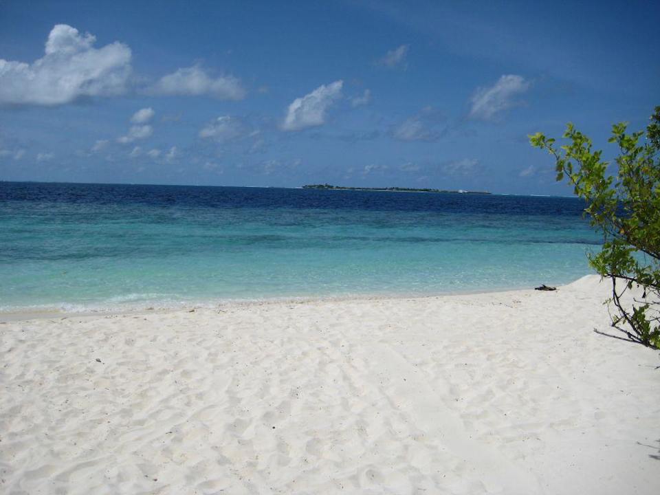 Strand Embudu Village