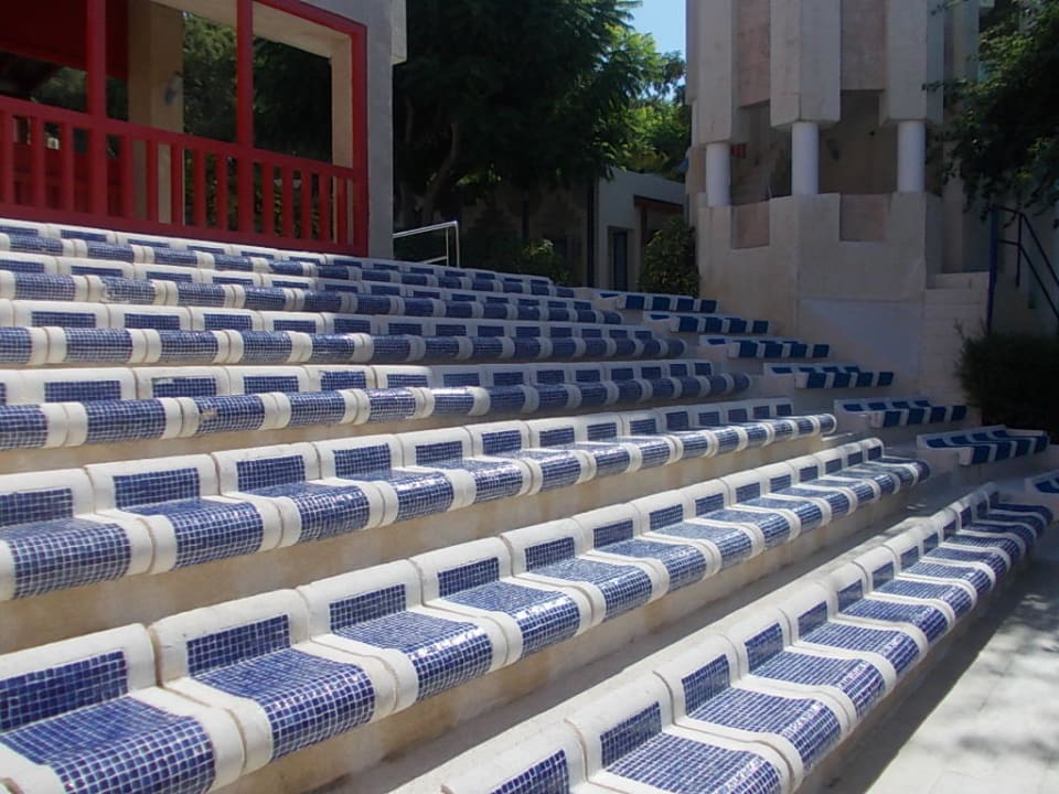 Theater ROBINSON PAMFILYA