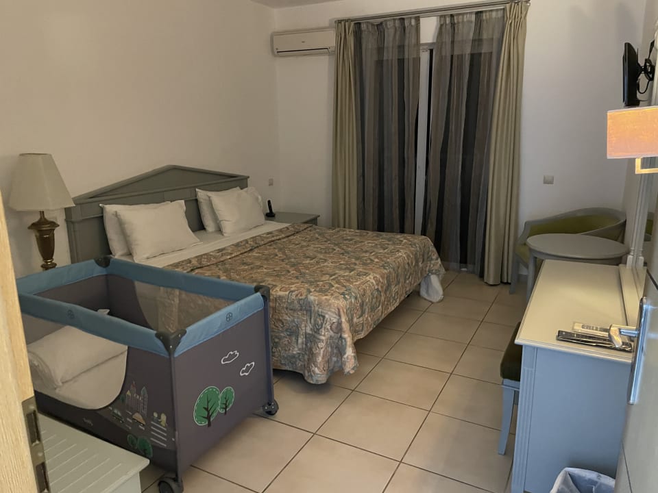Zimmer Sandy Beach Resort