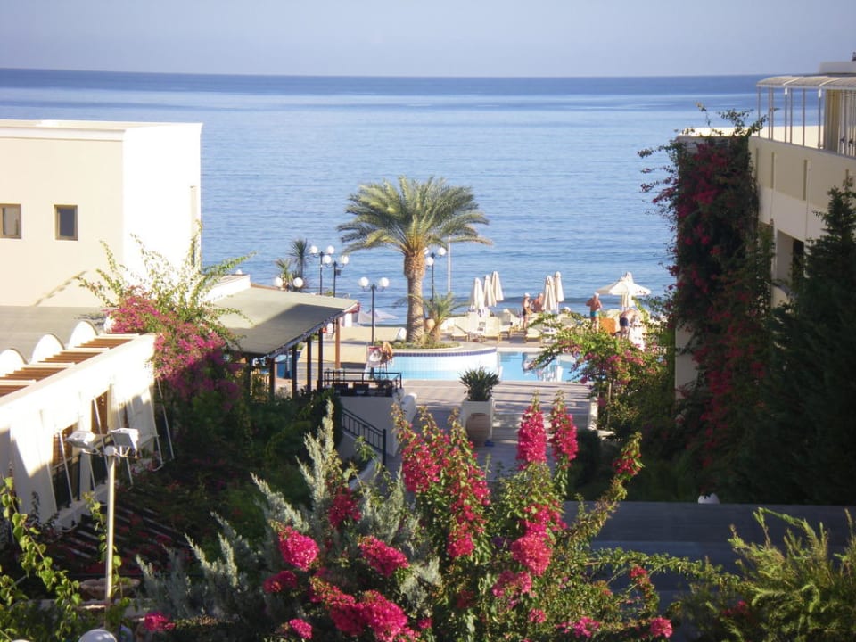 Blick zum Strand Hydramis Palace Beach Resort