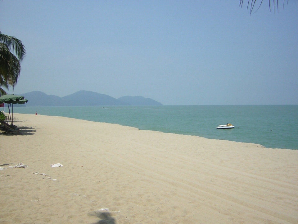 Strand Hotel Shangri-La Rasa Sayang Resort