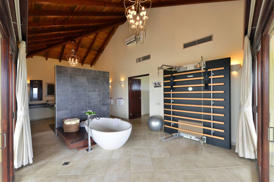 Penthouse Badezimmer und Gym LionsDive Beach Resort