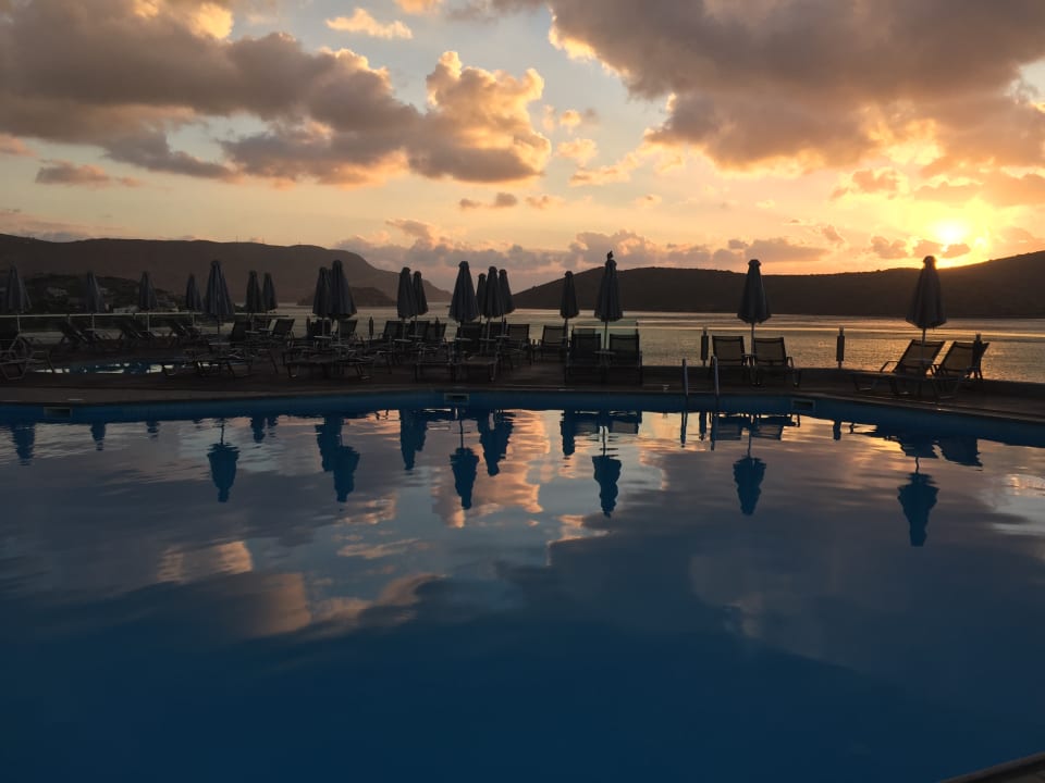 Pool Domes Aulus Elounda All-Inclusive Resort, Curio Collection by Hilton