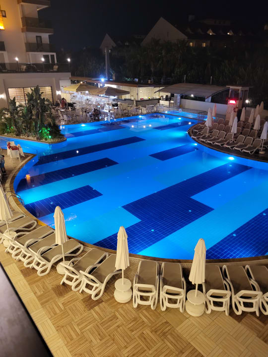 Pool Glamour Resort & Spa