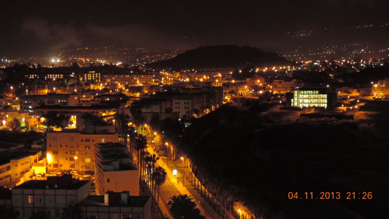 Blick vom Balkon Richtung Stadt Be Live Tenerife - Adults only