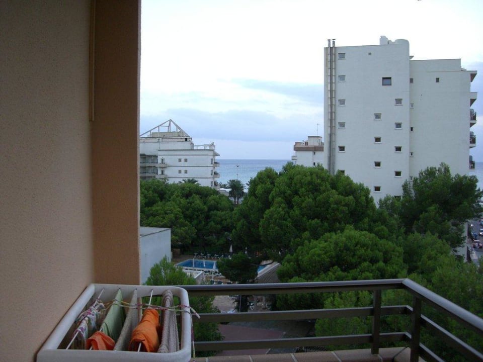 Ausblick vom Balkon zum Strand Hotel Principe