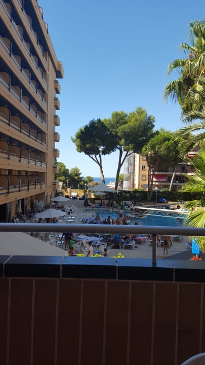 Ausblick auf Pool Richtung Meer aus der Lobby  4R Playa Park