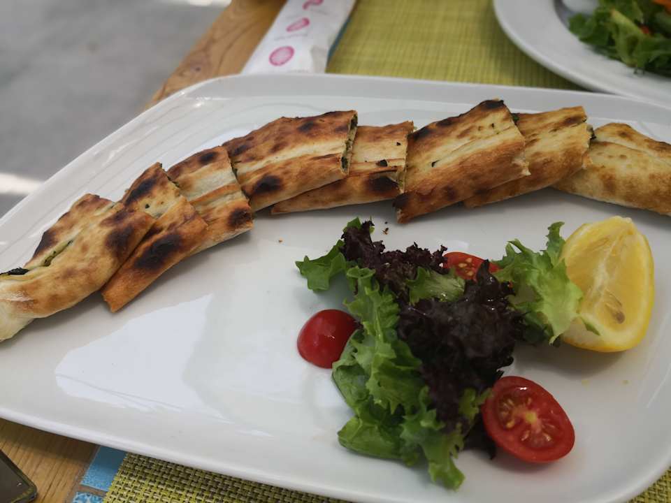 Gastro Acanthus Cennet Barut Collection