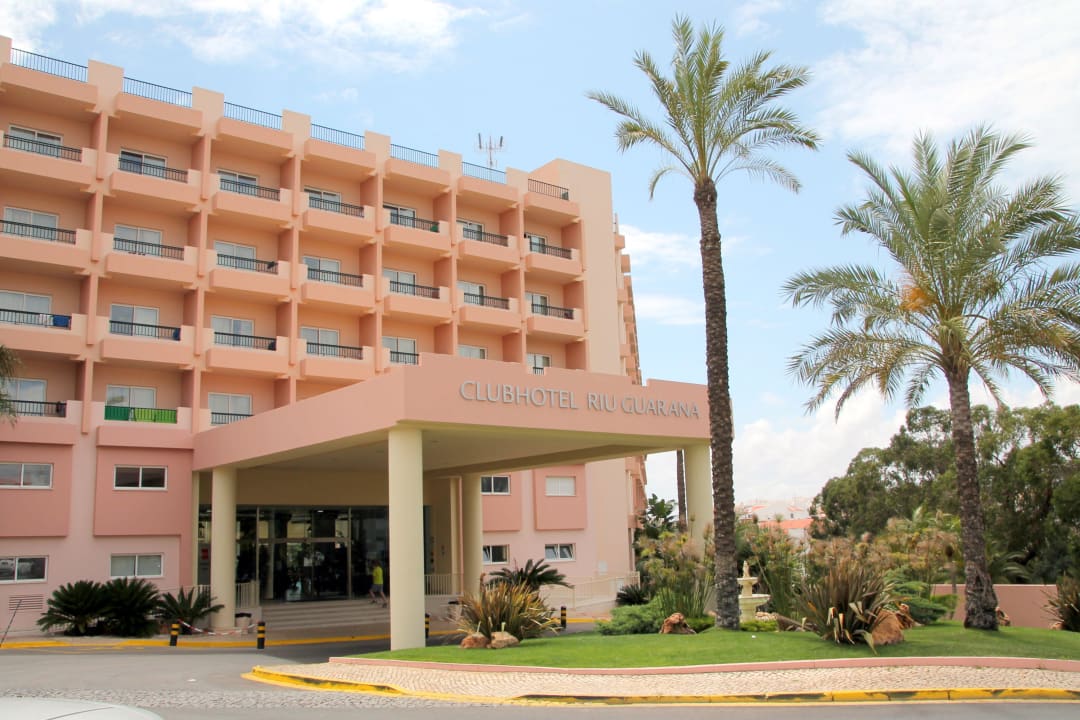 Hoteleingang 3HB Guaraná - All Inclusive