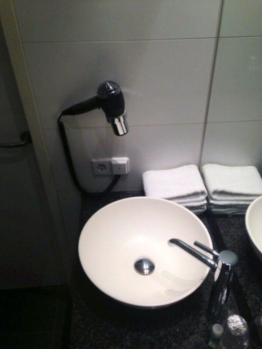 Bad Motel One Hamburg-Alster