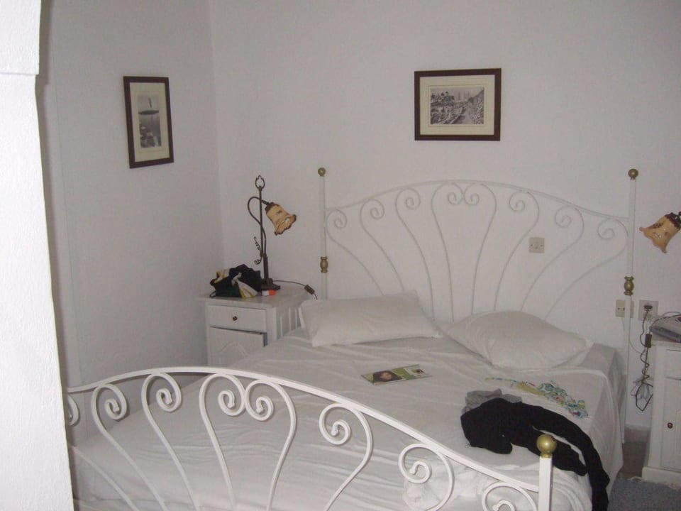 Bett im Zimmer Hotel Agali Houses